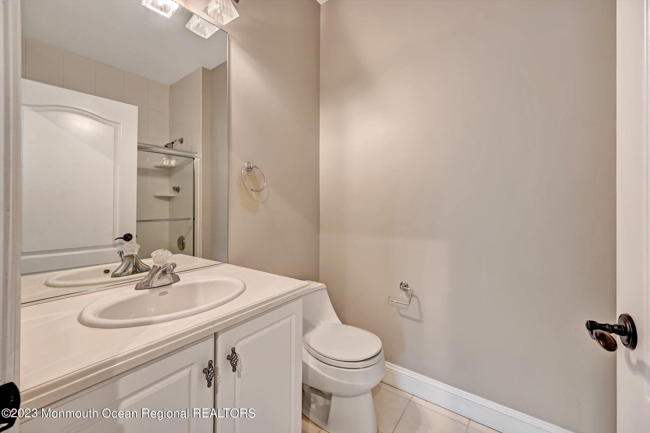 36 Rivers Edge Drive Colts Neck, NJ 07722 - Photo 54 of 76 Ensuite for Prince Suite 4
