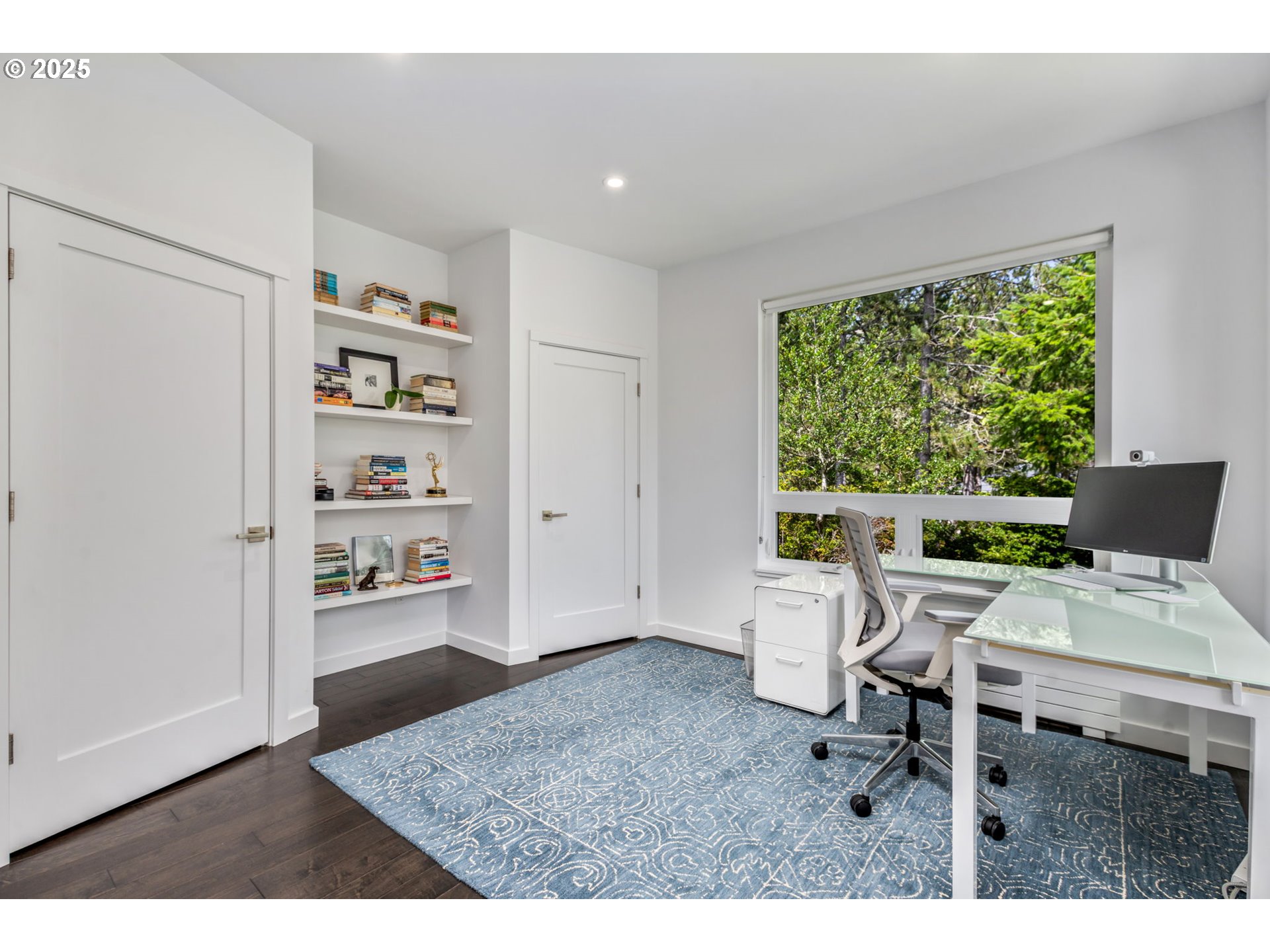 10190 Pine Ridge Drive Nehalem, OR 97131 - Photo 14 of 35 a workspace with furniture and a window
