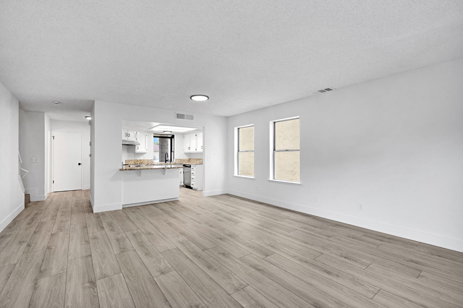 3622 West Terrace Avenue Fresno, CA 93722 - Photo 8 of 33