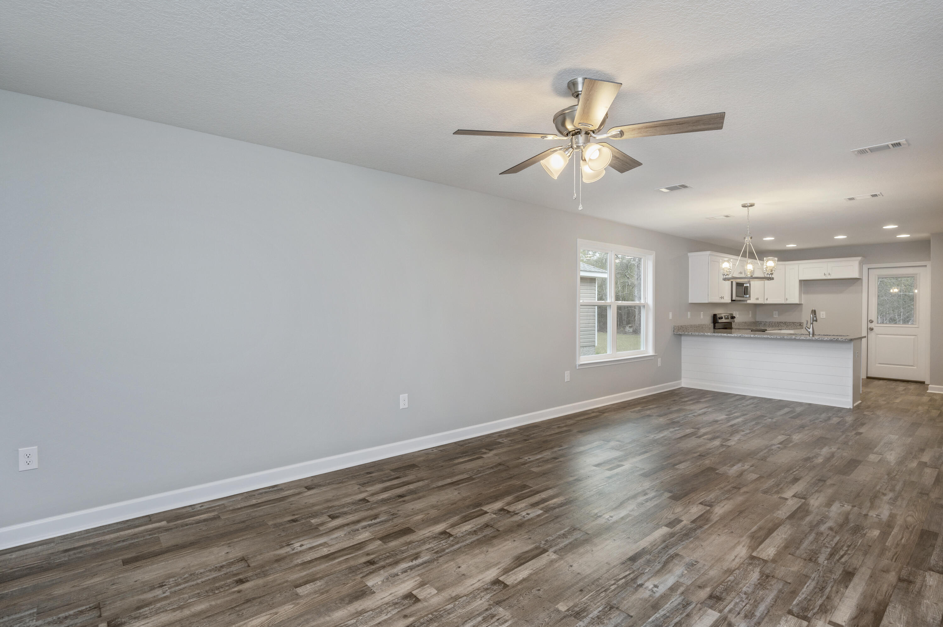 3196 Maple Street Crestview, FL 32539 - Photo 5 of 34 Gallery Image 5