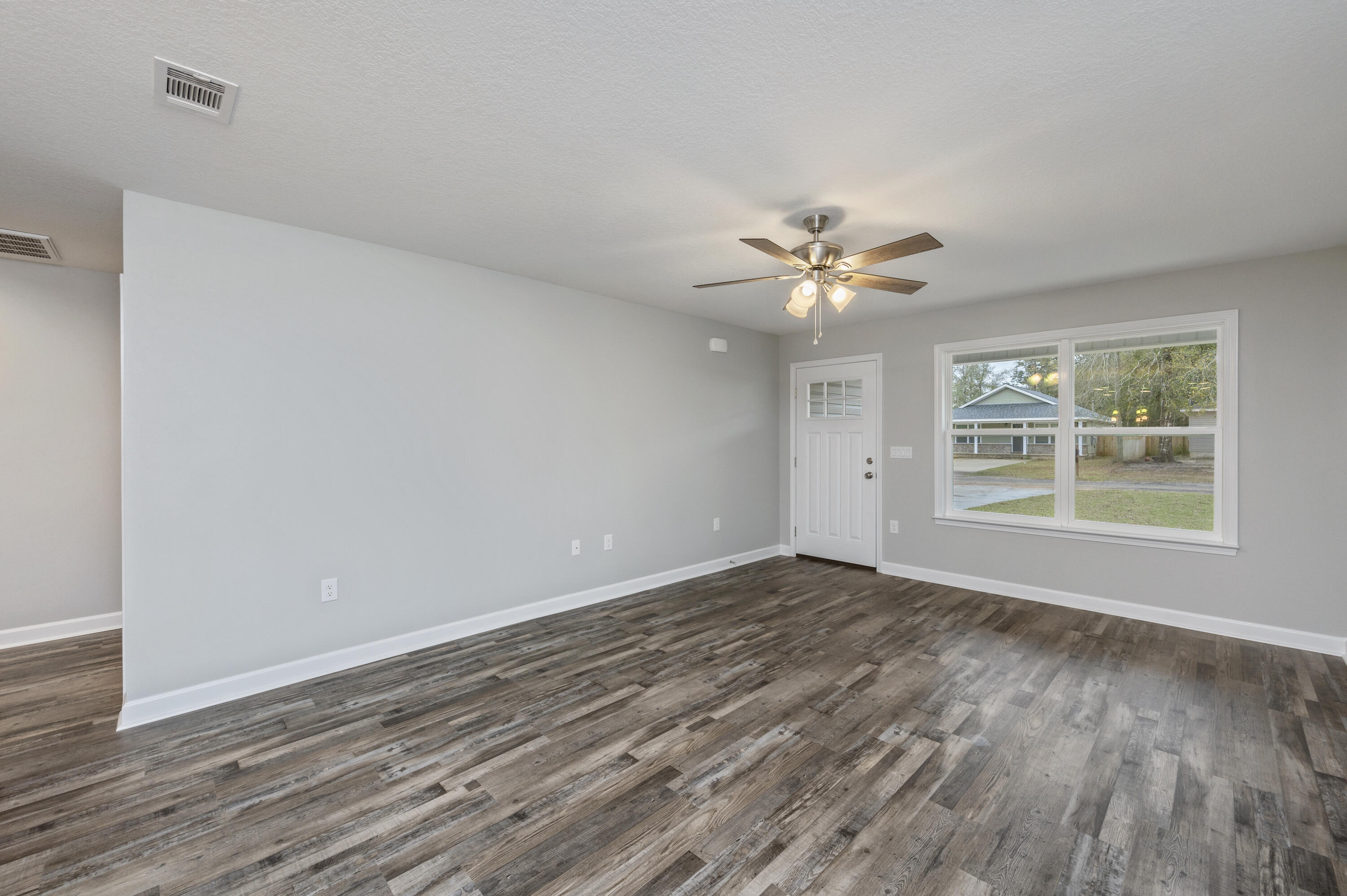 3196 Maple Street Crestview, FL 32539 - Photo 7 of 34 Gallery Image 7
