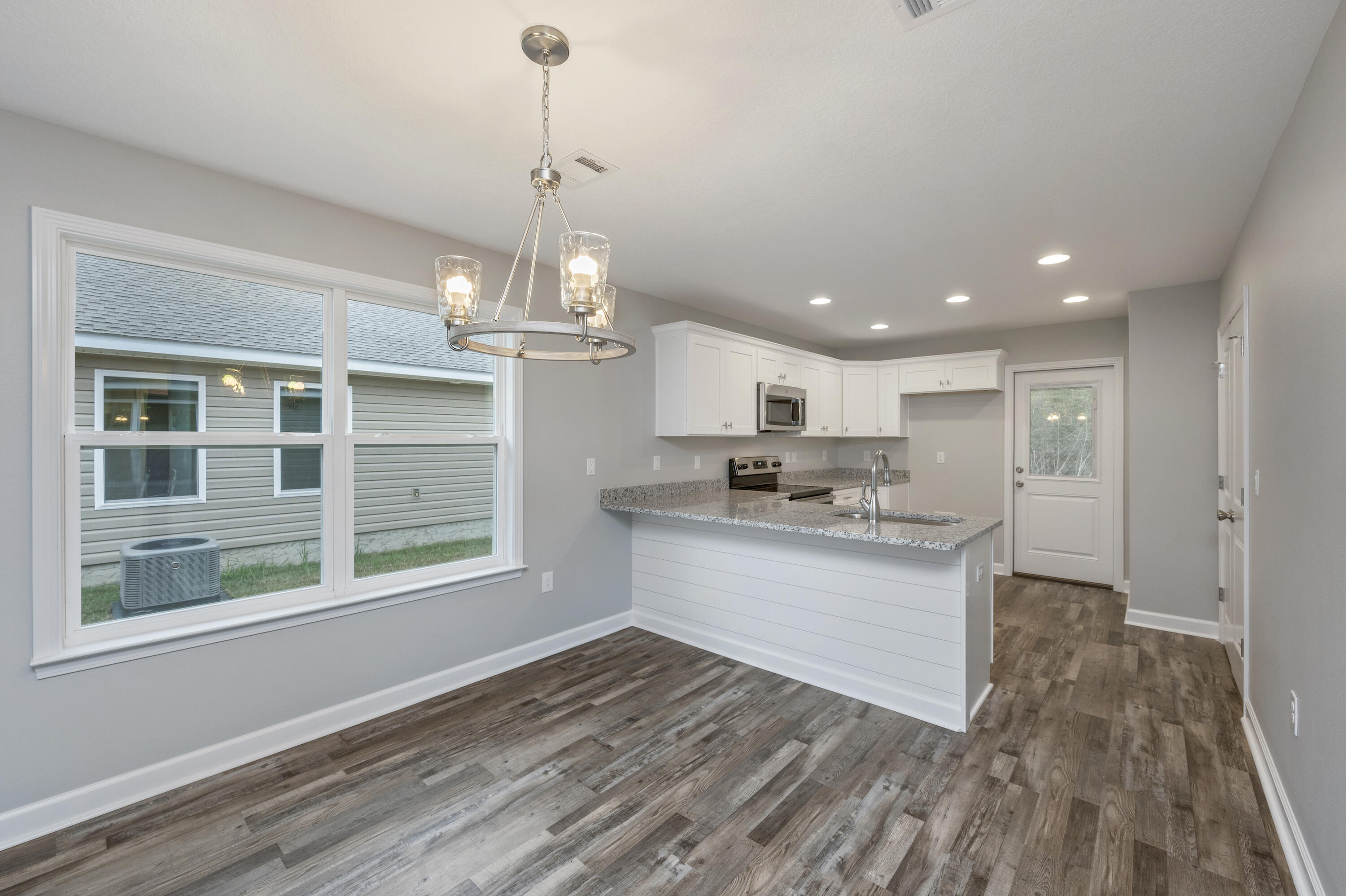 3196 Maple Street Crestview, FL 32539 - Photo 8 of 34 Gallery Image 8