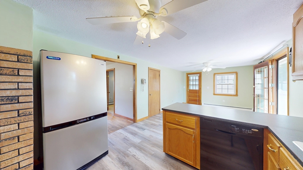 160 Burnham Road Lowell, MA 01852 - Photo 9 of 30
