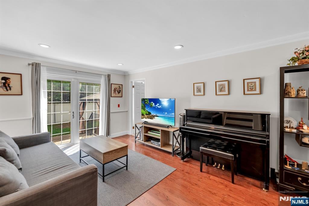 364 Knickerbocker Road Cresskill, NJ 07626 - Photo 33 of 45