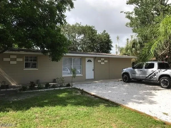 $1,200 | 2181 Coronet Street, Fort Myers, FL 33907