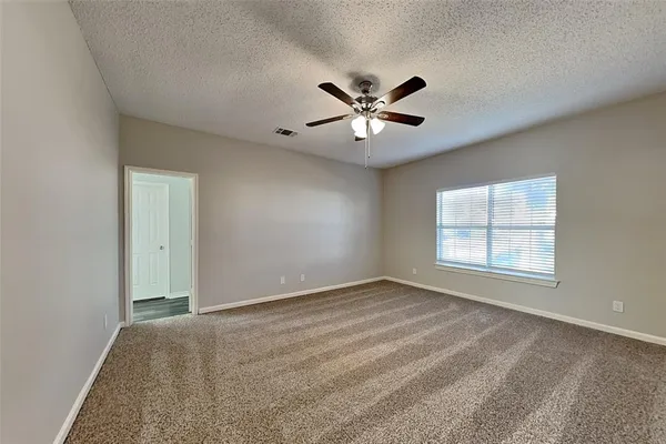 a view of empty room with window