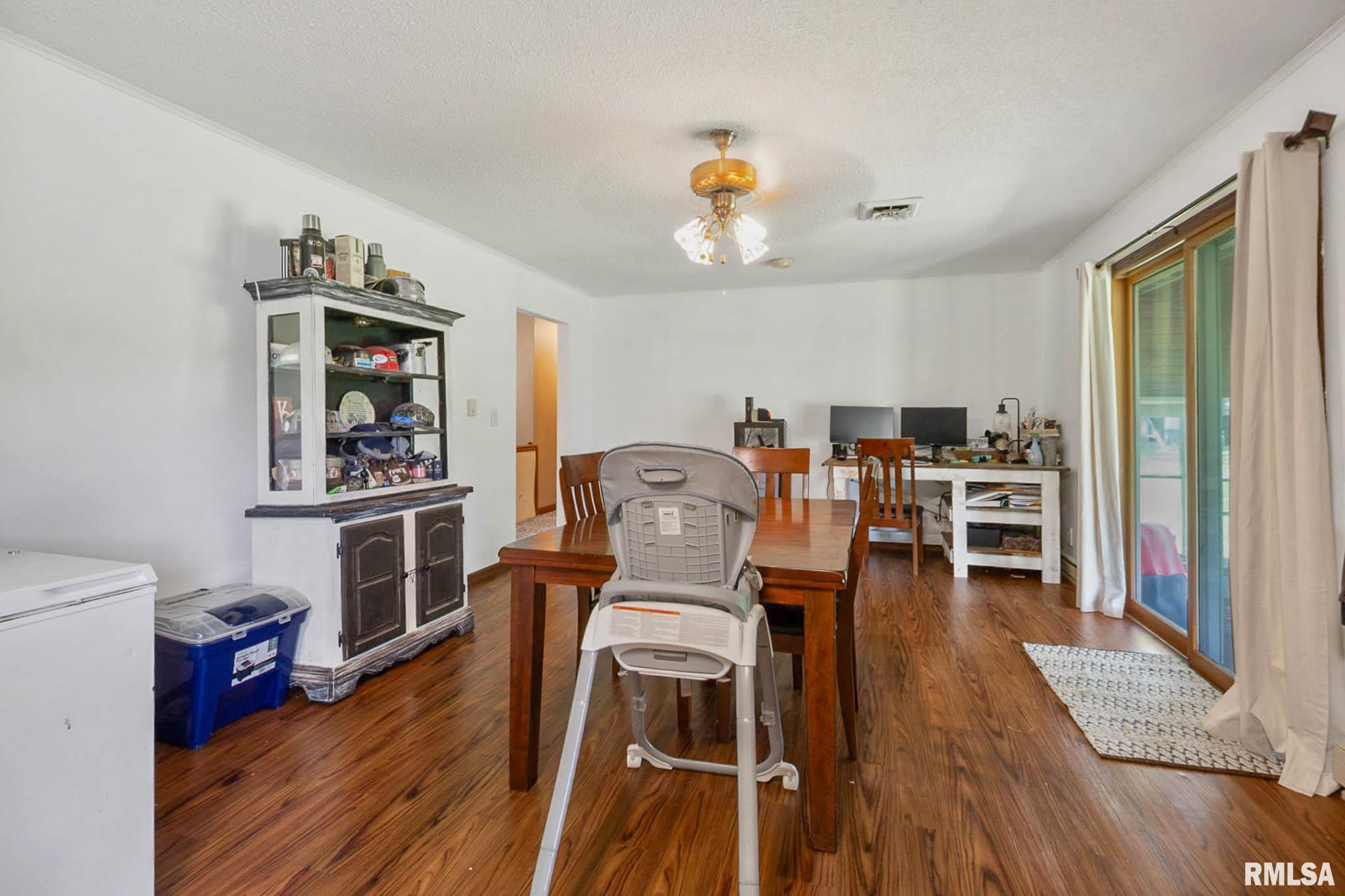 1406 Golf Course Road Marion, IL 62959 - Photo 11 of 34 Gallery Image 11