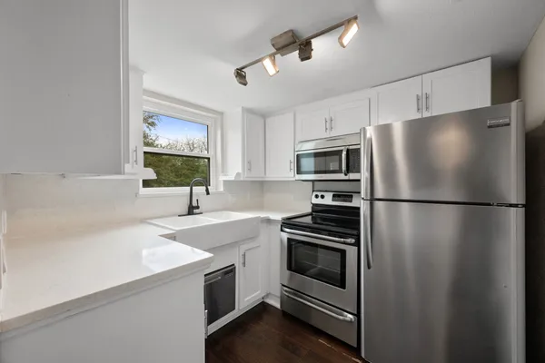 $2,600 | 1500 Woodlawn Boulevard, Unit 7 (#202), Austin, TX 78703