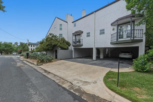 $2,600 | 1500 Woodlawn Boulevard, Unit 7 (#202), Austin, TX 78703