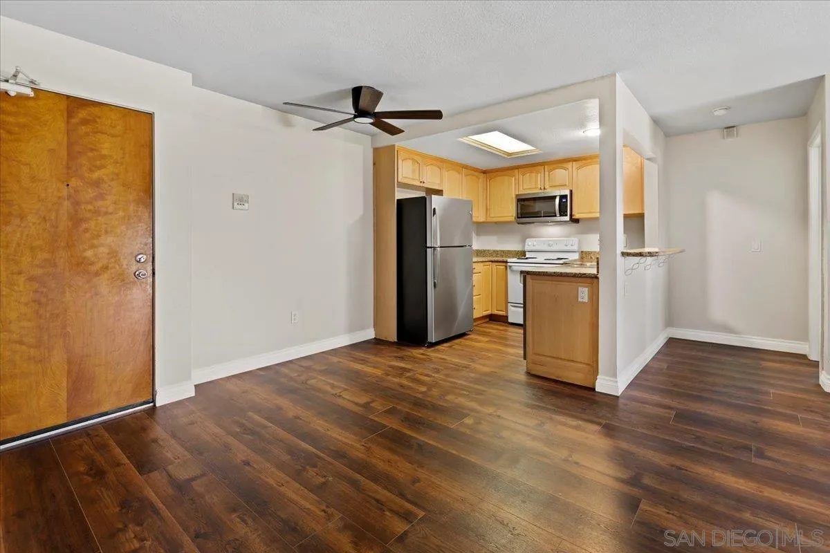 2950 Broadway, Unit 16 San Diego, CA 92102 - Photo 10 of 34