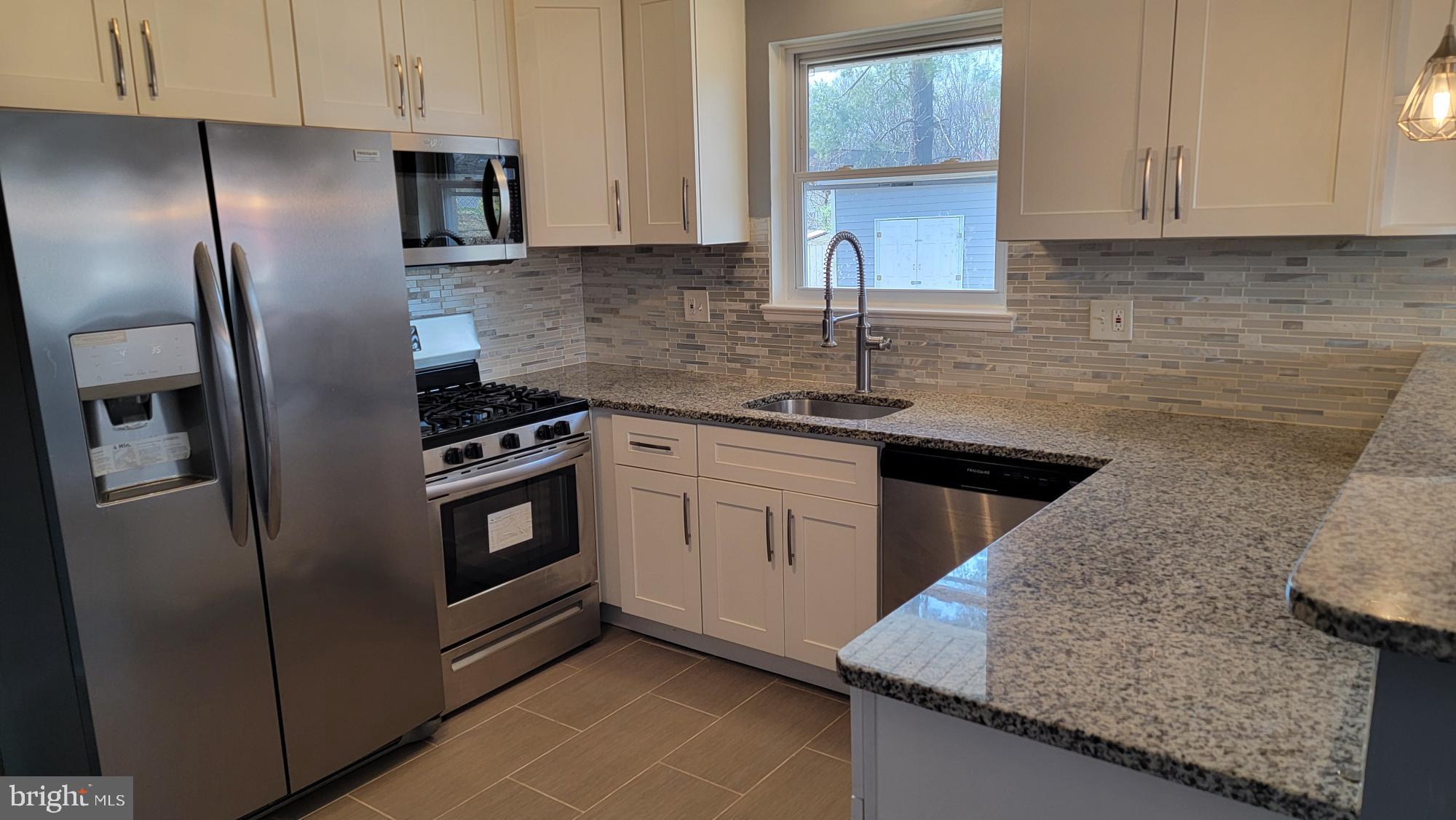 5908 Amelia Street Springfield, VA 22150 - Photo 6 of 41