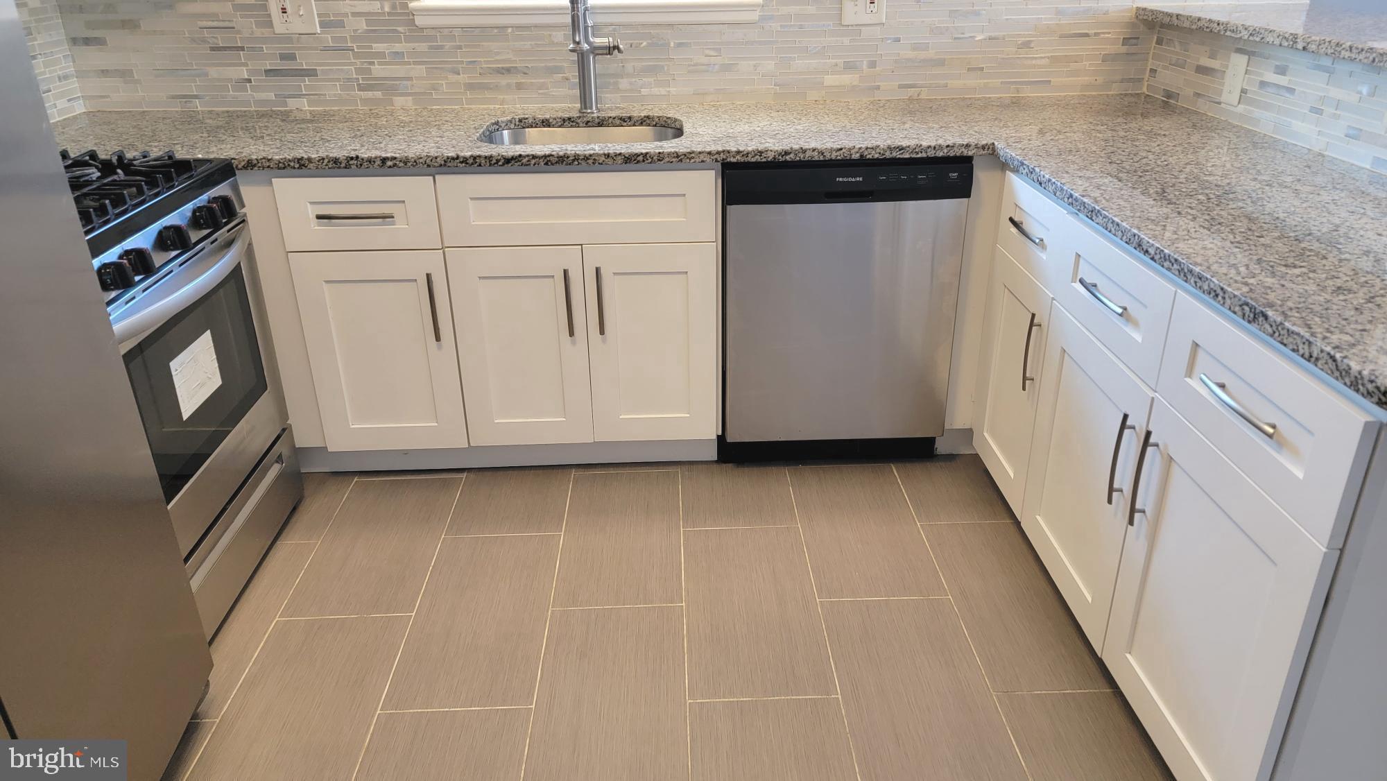 5908 Amelia Street Springfield, VA 22150 - Photo 8 of 41