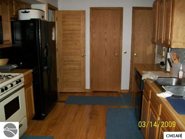 7143 North Begole Road Alma, MI 48801 - Photo 4 of 6 1769871-3.JPG