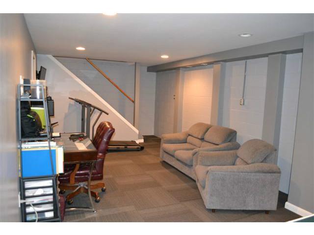 4225 Nevada Road Springfield, OH 45503 - Photo 6 of 25
