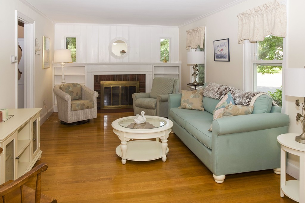 107 Riverside Drive Dedham, MA 02026 - Photo 3 of 23 Gallery Image 3