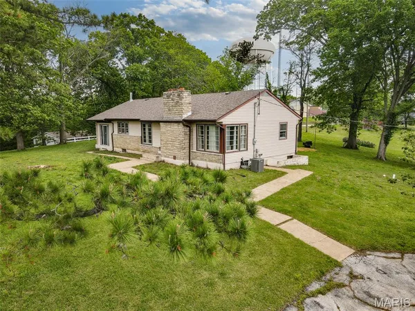 $399,000 | 145 Well Drive, Herculaneum, MO 63048