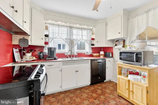 $310,000 | 11 Clayton Avenue, Lancaster, PA 17602