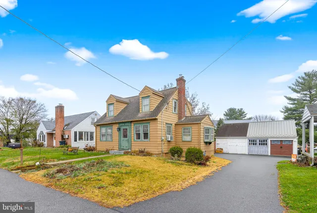 $310,000 | 11 Clayton Avenue, Lancaster, PA 17602