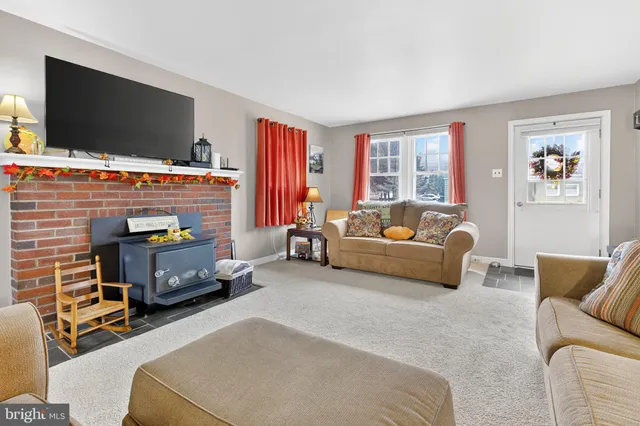 $310,000 | 11 Clayton Avenue, Lancaster, PA 17602