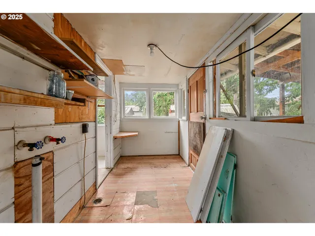 $124,900 | 206 Northeast Laurel Avenue, Myrtle Creek, OR 97457