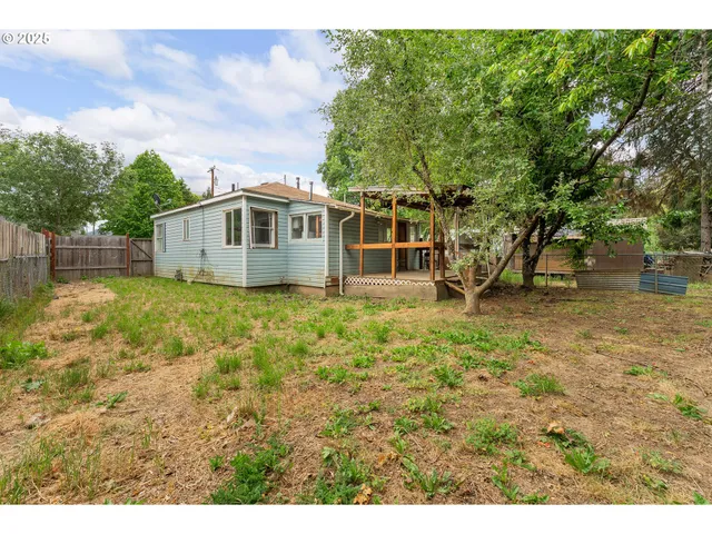 $124,900 | 206 Northeast Laurel Avenue, Myrtle Creek, OR 97457