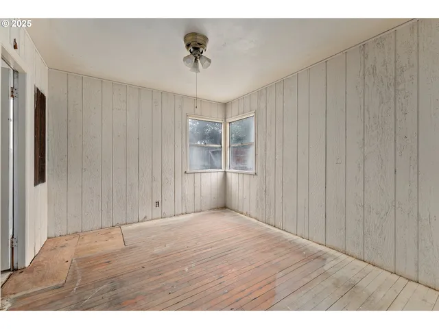 $124,900 | 206 Northeast Laurel Avenue, Myrtle Creek, OR 97457