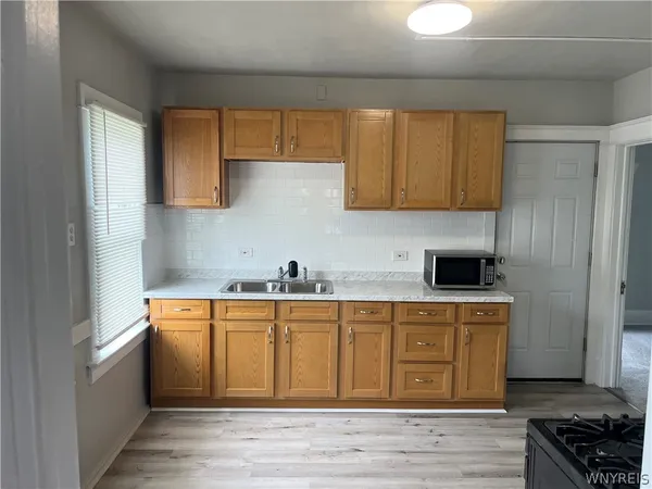 $1,250 | 91 Amber Street, Buffalo, NY 14220
