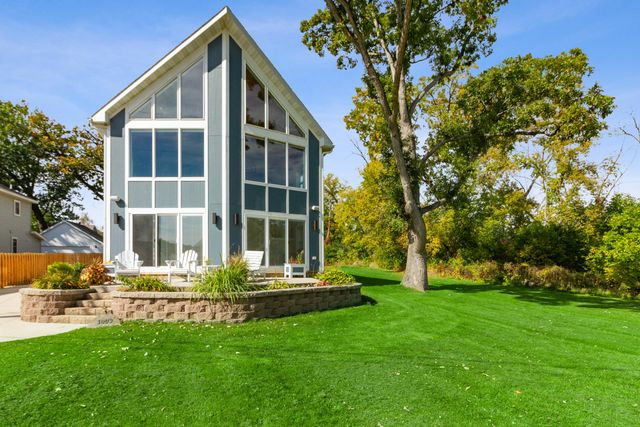 1003 Rosebud Avenue, Twin Lakes, WI 53181