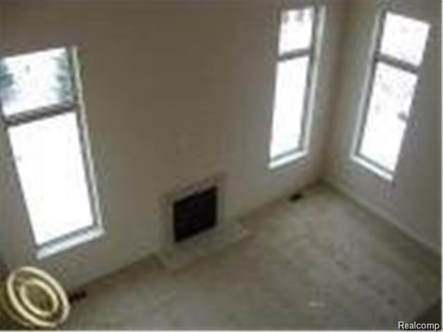 34539 Quaker Valley Road Farmington Hills, MI 48331 - Photo 3 of 9