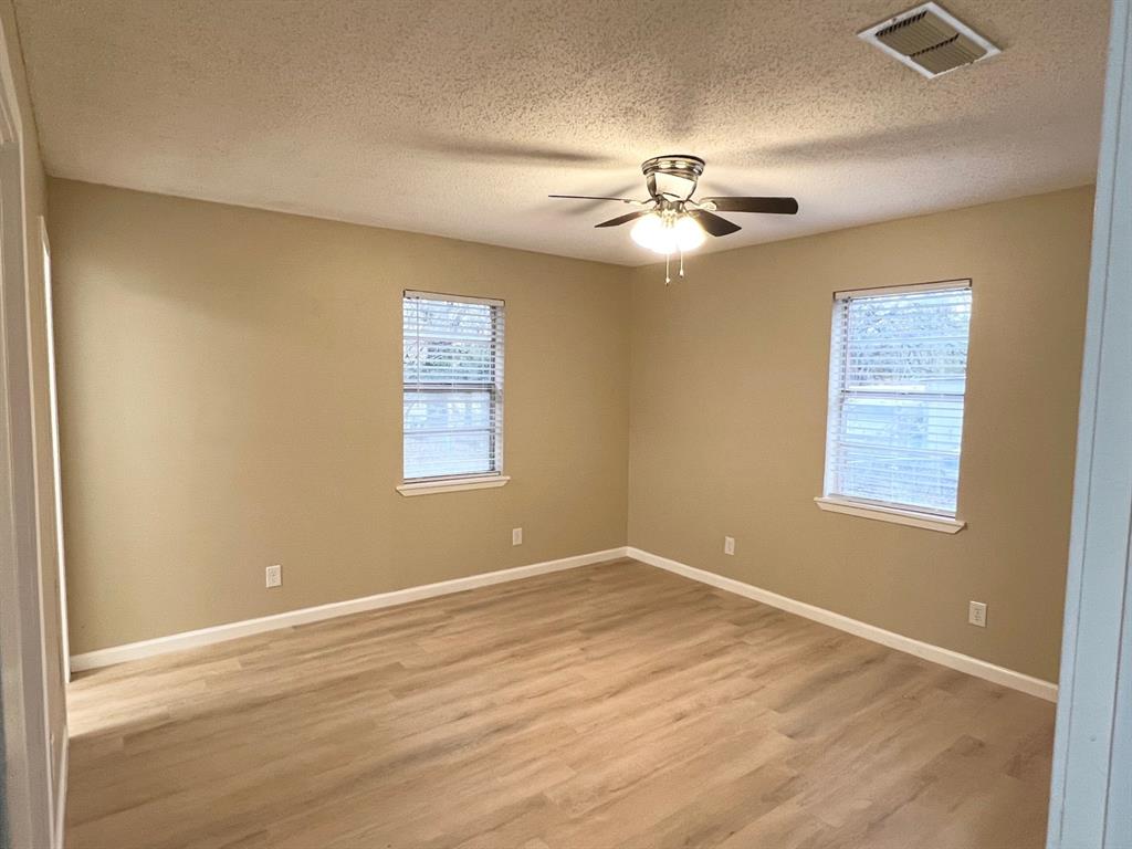 38 Valley View Circle Denison, TX 75021 - Photo 8 of 14