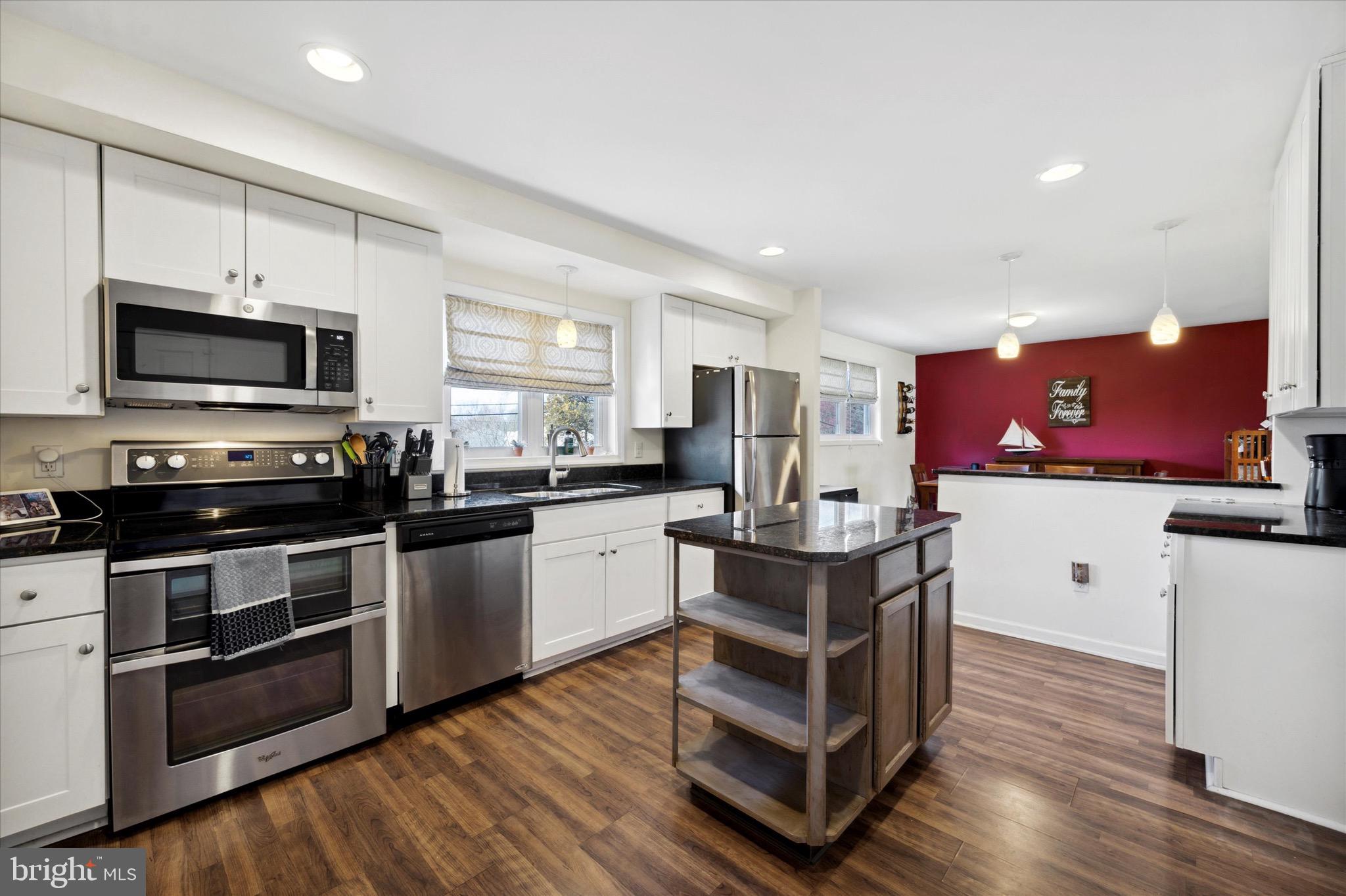 1737 Arlington Road Blue Bell, PA 19422 - Photo 4 of 26 Updated Kitchen w/Granite Countertops