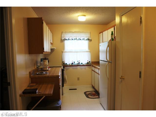 4720 Rolling Road Trinity, NC 27370 - Photo 12 of 15 Kitchen.