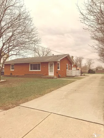 $190,000 | 240 Ypsilanti Street, Dundee, MI 48131