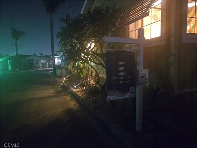a view of yard from balcony