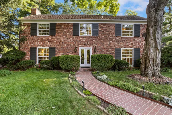 $895,000 | 812 Dodds Drive, Champaign, IL 61820
