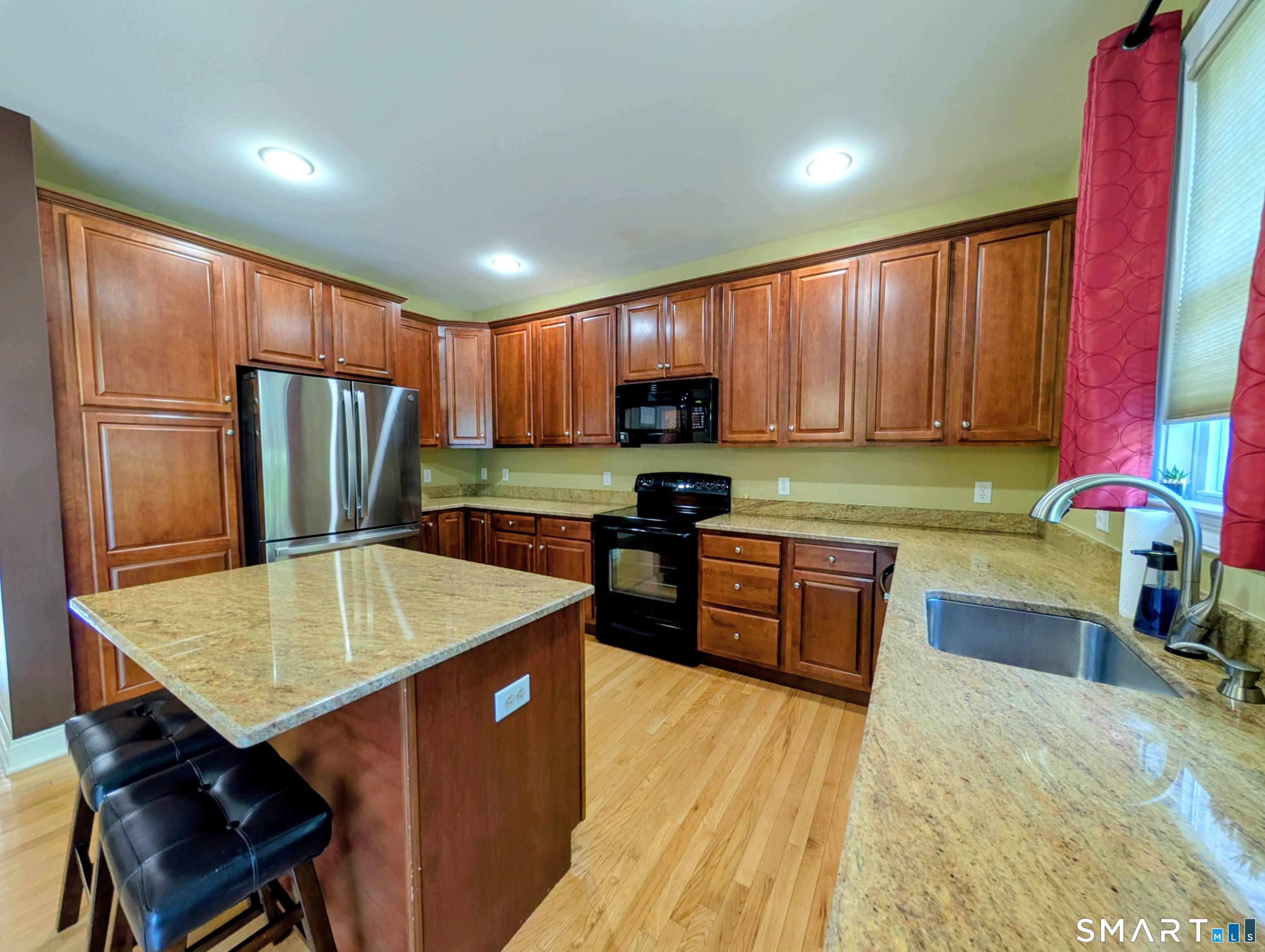 68 Lawrence Avenue, Unit 68 Danbury, CT 06810 - Photo 7 of 35