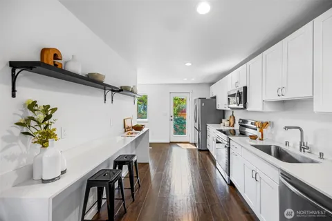 $785,000 | 10215 Evanston Avenue North, Unit 2, Seattle, WA 98133