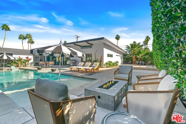 $2,495,000 | 2070 East Park Drive, Palm Springs, CA 92262