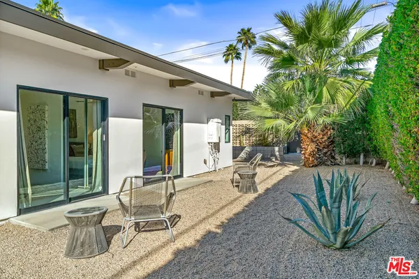 $2,495,000 | 2070 East Park Drive, Palm Springs, CA 92262