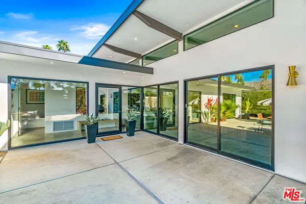 $2,495,000 | 2070 East Park Drive, Palm Springs, CA 92262