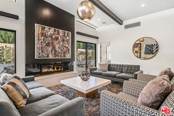 $2,495,000 | 2070 East Park Drive, Palm Springs, CA 92262