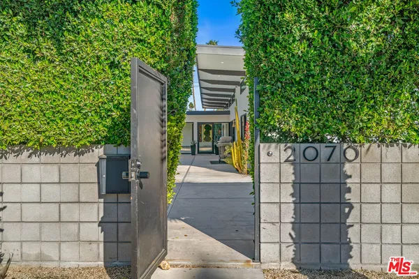 $2,495,000 | 2070 East Park Drive, Palm Springs, CA 92262