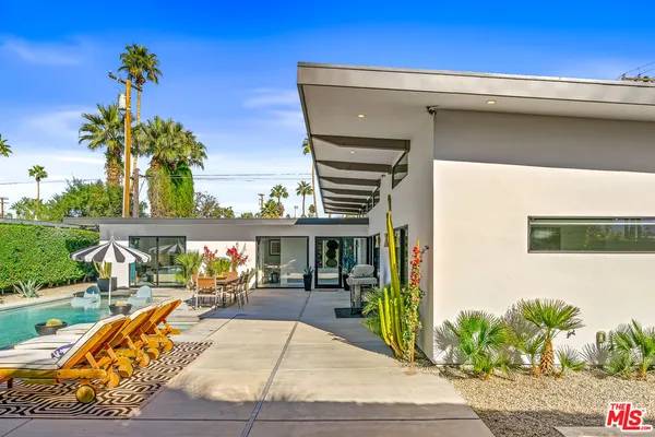 $2,495,000 | 2070 East Park Drive, Palm Springs, CA 92262
