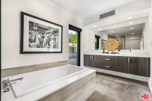 $2,495,000 | 2070 East Park Drive, Palm Springs, CA 92262