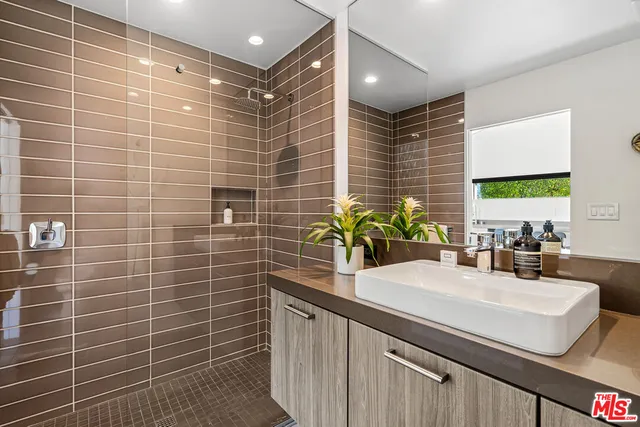 $2,495,000 | 2070 East Park Drive, Palm Springs, CA 92262