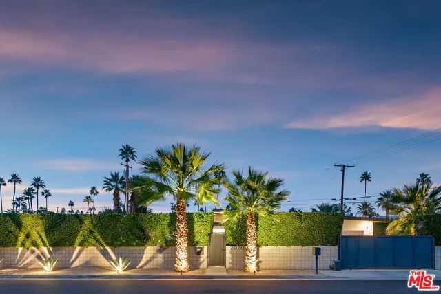 $2,495,000 | 2070 East Park Drive, Palm Springs, CA 92262