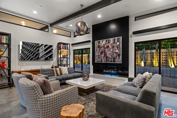 $2,495,000 | 2070 East Park Drive, Palm Springs, CA 92262