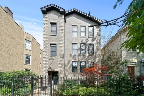 $610,000 | 1920 West Crystal Street, Unit 2, Chicago, IL 60622