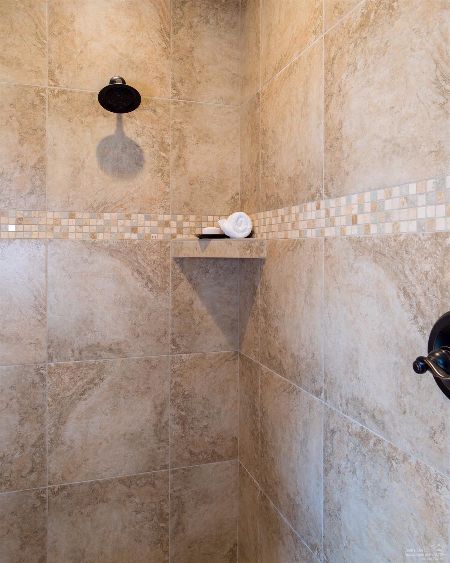 293 Sable Rock Loop Bend, OR 97707 - Photo 16 of 25 Gallery Image 16