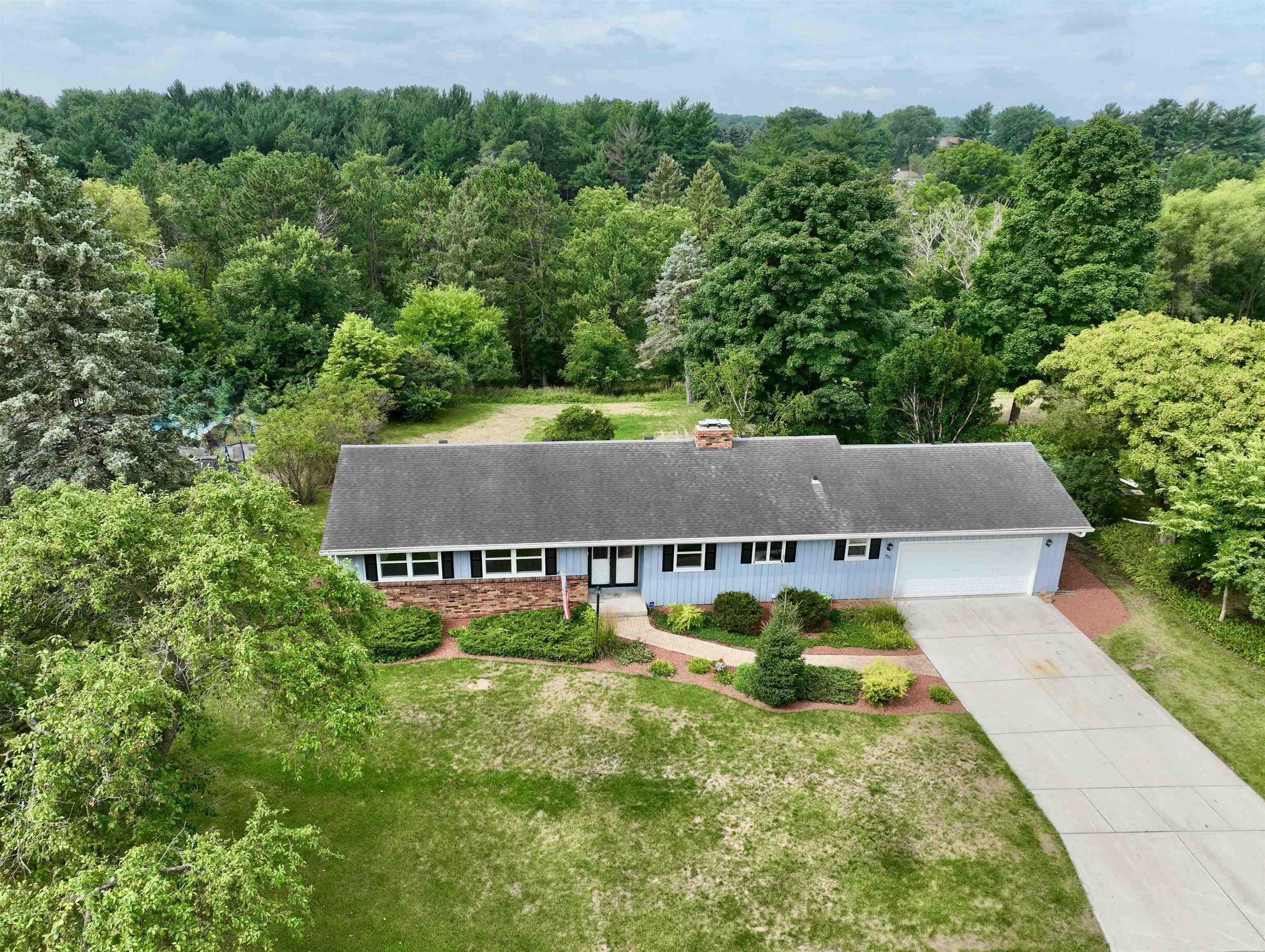 921 Park Ridge Road Janesville, WI 53546 - Photo 1 of 62 Gallery Image 1